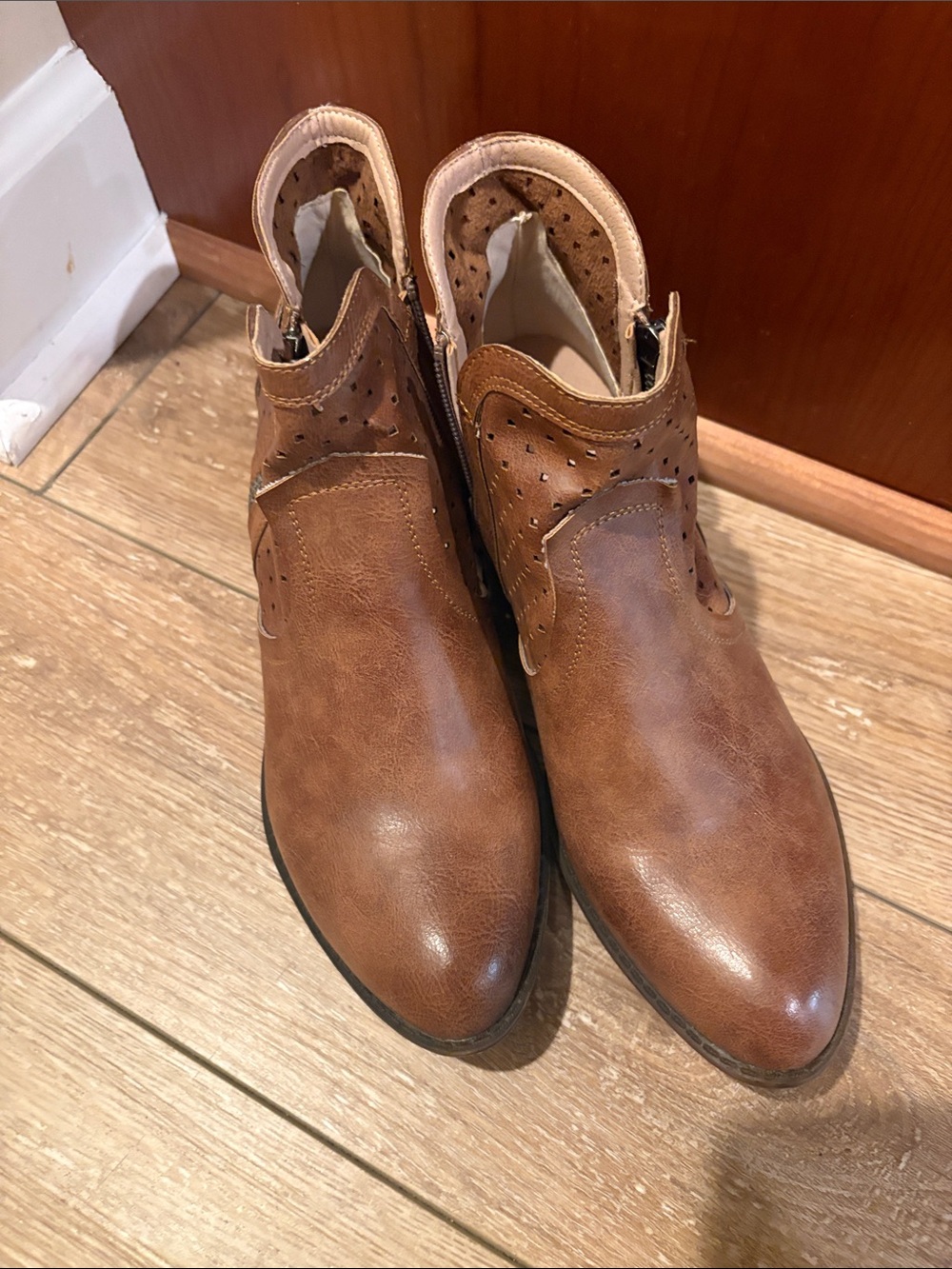 Boutique by corky’s 
Brown Ankle Boots